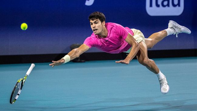 Alcaraz sufrió la remontada de Sinner en las semis de Miami y perdió el número 1 del mundo