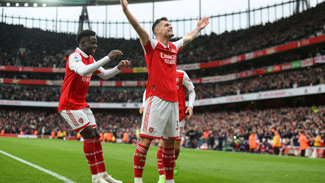 Arsenal goleó a Leeds United y sigue con cómoda ventaja en la cima de la Premier