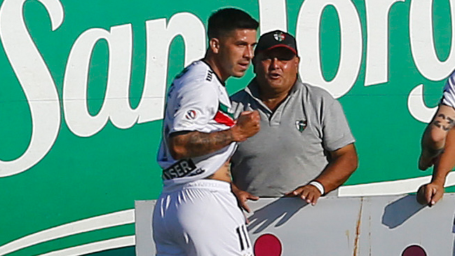 Jonathan Benítez encaró para marcar el primer gol de Palestino contra Magallanes