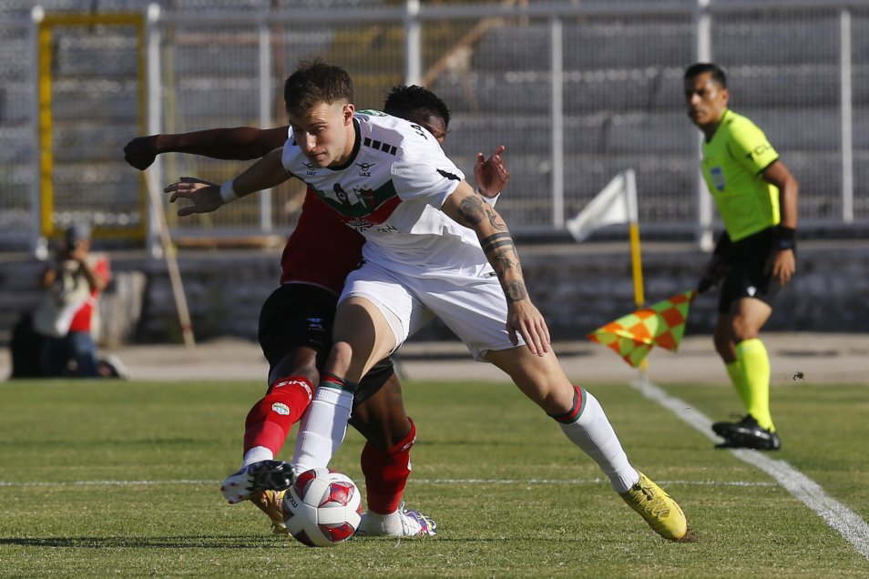 Palestino se aproximó a los primeros puestos tras batir a Magallanes en La Cisterna