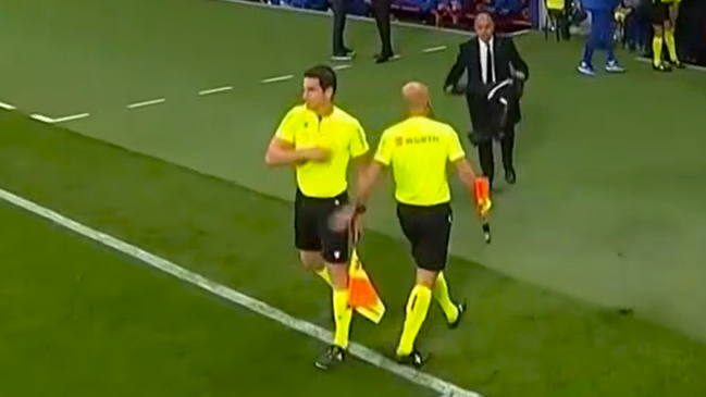 Árbitro debió ser sustituido por lesión en el duelo entre Betis y Atlético de Madrid