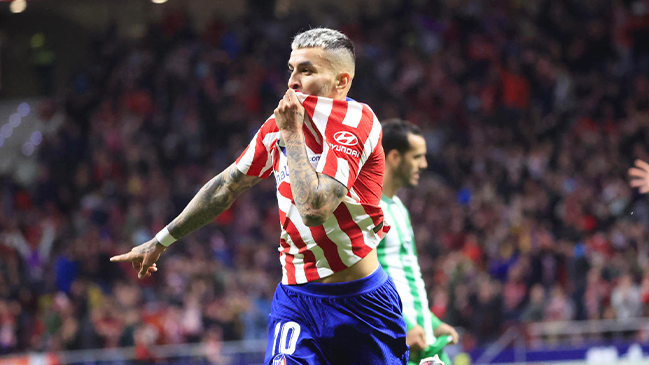 Betis de Pellegrini y Bravo cayó ante Atlético y perdió la opción de llegar a lugares de Champions