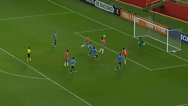 Gran cabezazo: Iván Román aumentó la ventaja chilena ante Uruguay en el sub 17