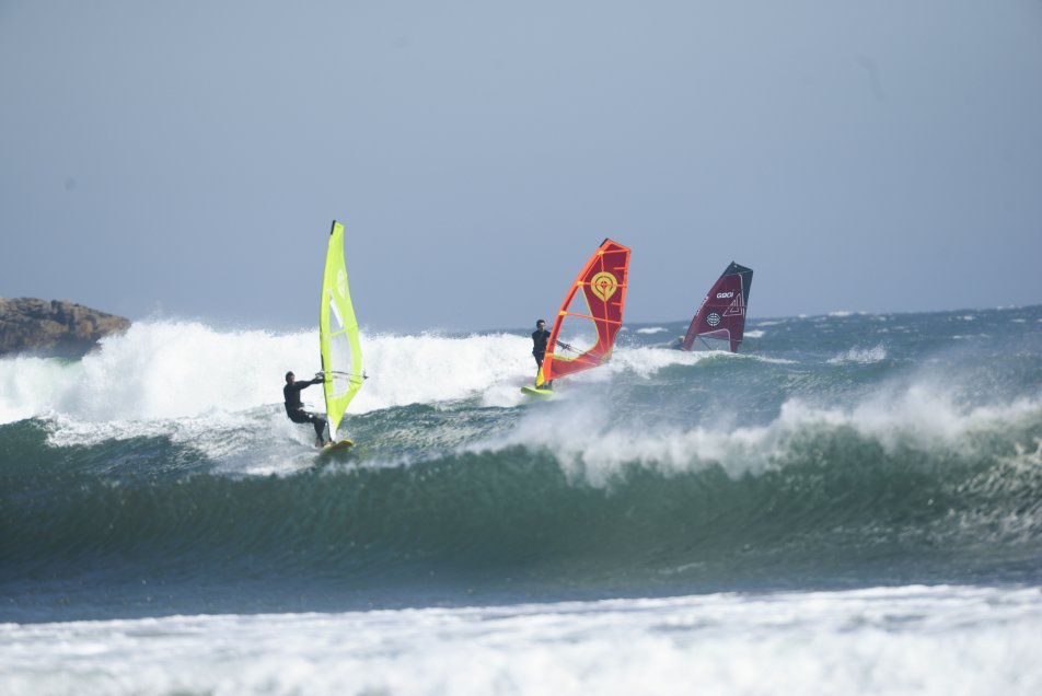 Philip Köster, cinco veces campeón del mundo, conquistó el Surazo Infernal de Windsurf en Chile