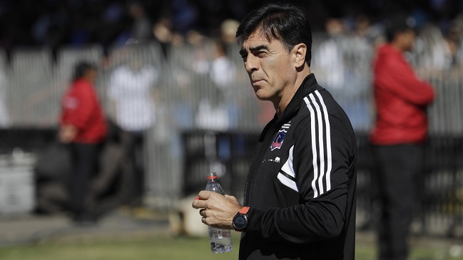 Quinteros sobre dudas para duelo con Pereira: Si se recuperan es mejor porque tenemos más variantes