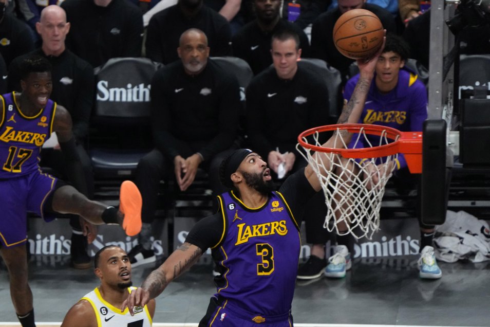 Los Lakers sumaron su cuarta victoria seguida y sueñan con los play-offs
