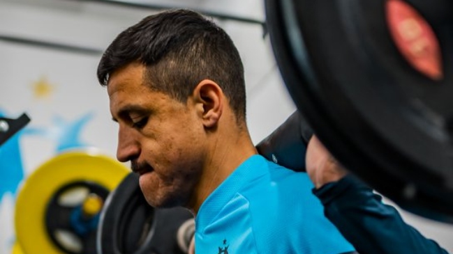 Olympique de Marsella encendió la polémica con pregunta sobre Alexis