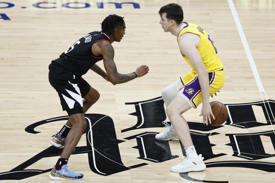 Los Clippers se quedaron con el clásico de Los Angeles en la NBA