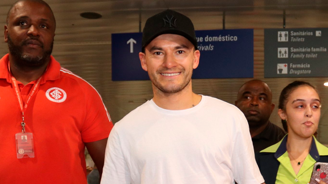 Charles Aránguiz llegó a Brasil para sumarse a Inter de Porto Alegre