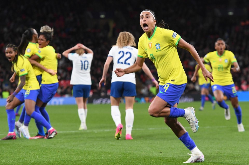 Inglaterra se impuso en disputada Finalissima a Brasil en un repleto Wembley