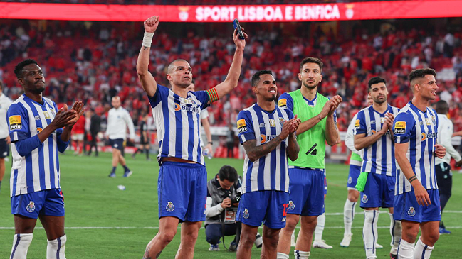 FC Porto ganó como visita el clásico contra Benfica y se mantuvo en la pelea por el título