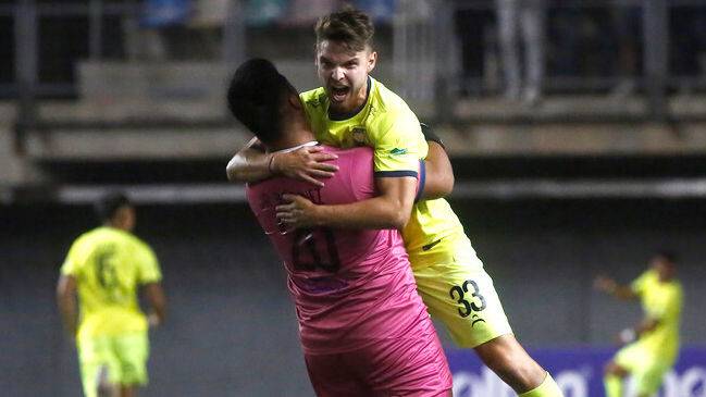 La UC evitó un gran bochorno ante Colina con un triunfo por penales en la Copa Chile