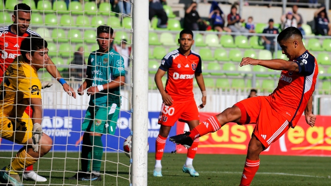 Nicolás Guerra dio inicio a la goleada de la U ante Chimbarongo