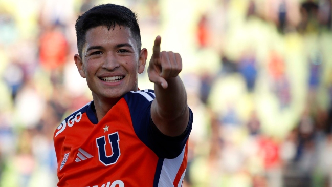 Renato Huerta hizo un golazo en el aplastante triunfo de la U ante Chimbarongo