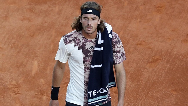 Tsitsipas tuvo plácido estreno en Montecarlo y es potencial rival de Jarry