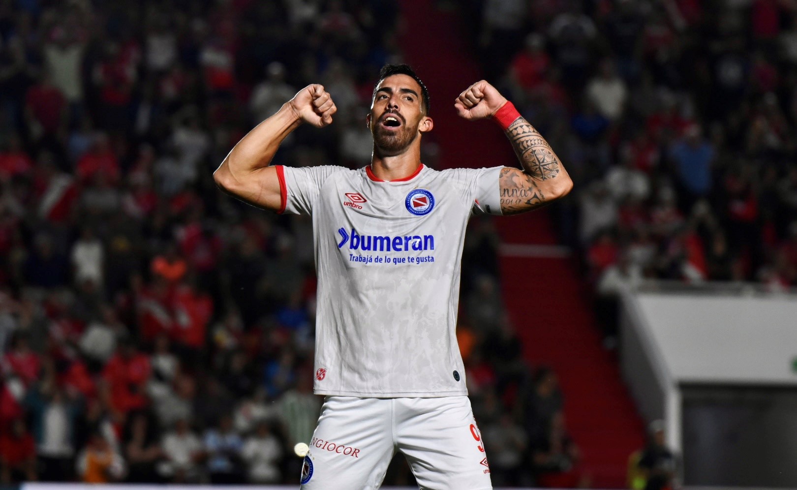 Gabriel Avalos brilló con triplete en goleada de Argentinos Juniors a Unión Santa Fe