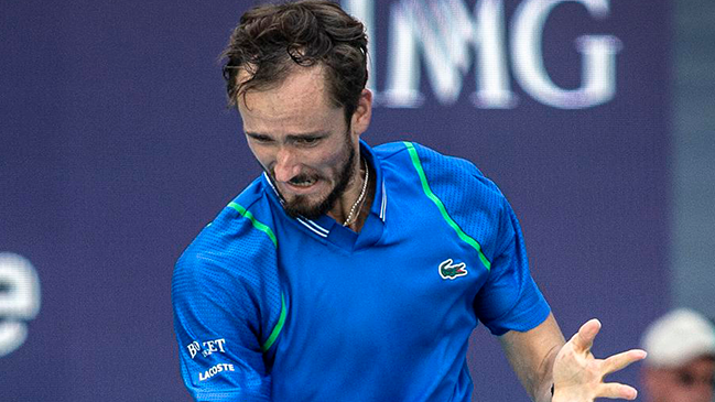 Medvedev regresó con autoridad y se citó con Zverev en Montecarlo