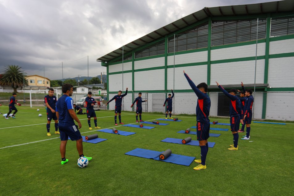 La Roja sub 17 entrenó de cara a su cruce con Ecuador en el hexagonal final del Sudamericano
