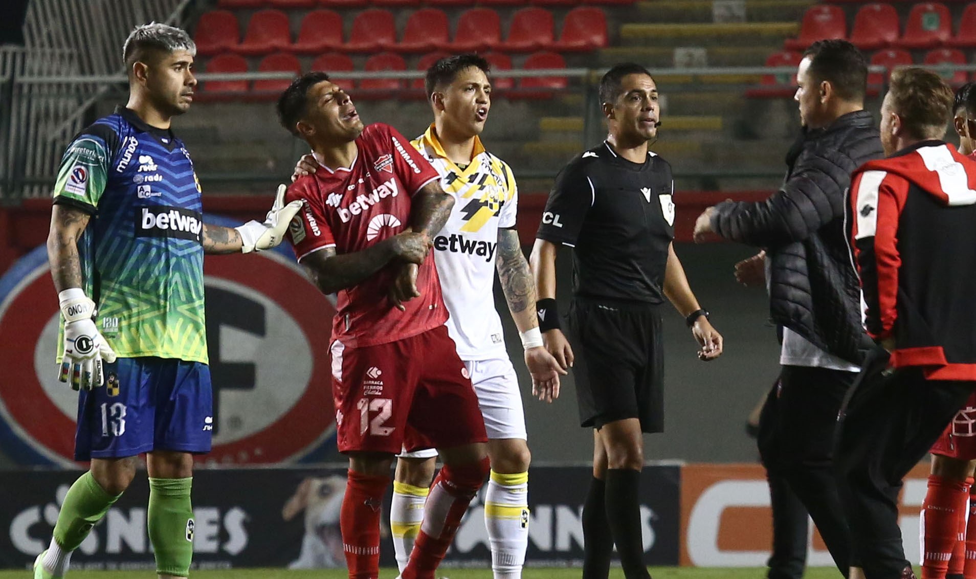 La escalofriante lesión que sufrió Patricio Rubio en el duelo de Ñublense y Coquimbo