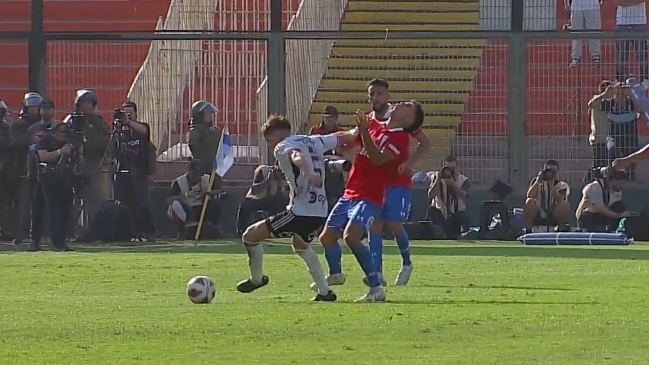 ¿Merecida? La expulsión de Leonardo Gil en Colo Colo ante la UC en el clásico