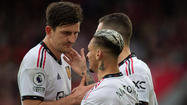 Manchester United tumbó a Nottingham Forest y saltó al tercer lugar de la Premier League