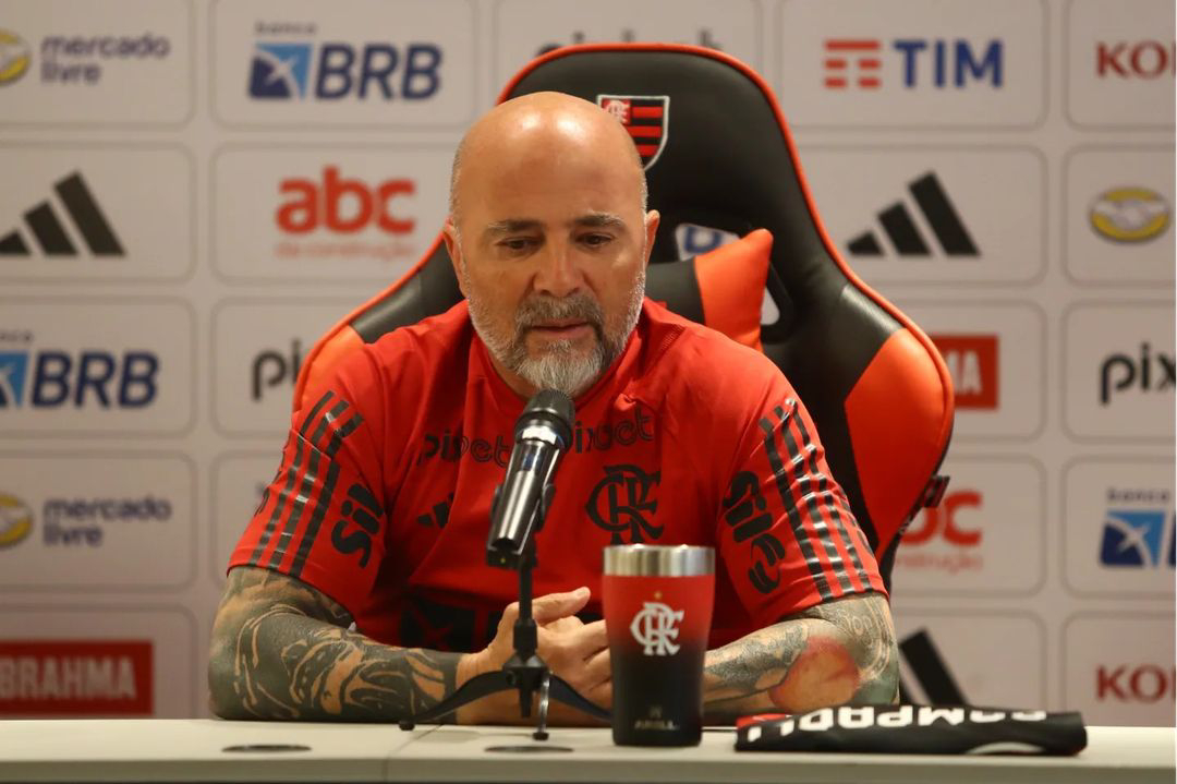 Sampaoli: Con Vidal tengo muy buena relación de siempre, le estaré agradecido toda mi vida