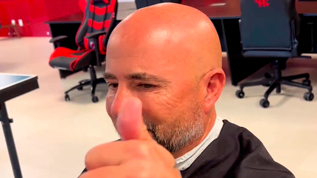 Jorge Sampaoli retocó su look en la previa al debut en Flamengo ante Ñublense
