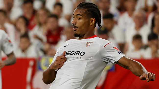 Loic Bade clavó un gol con el hombro ante Manchester United y acercó a Sevilla a semifinales