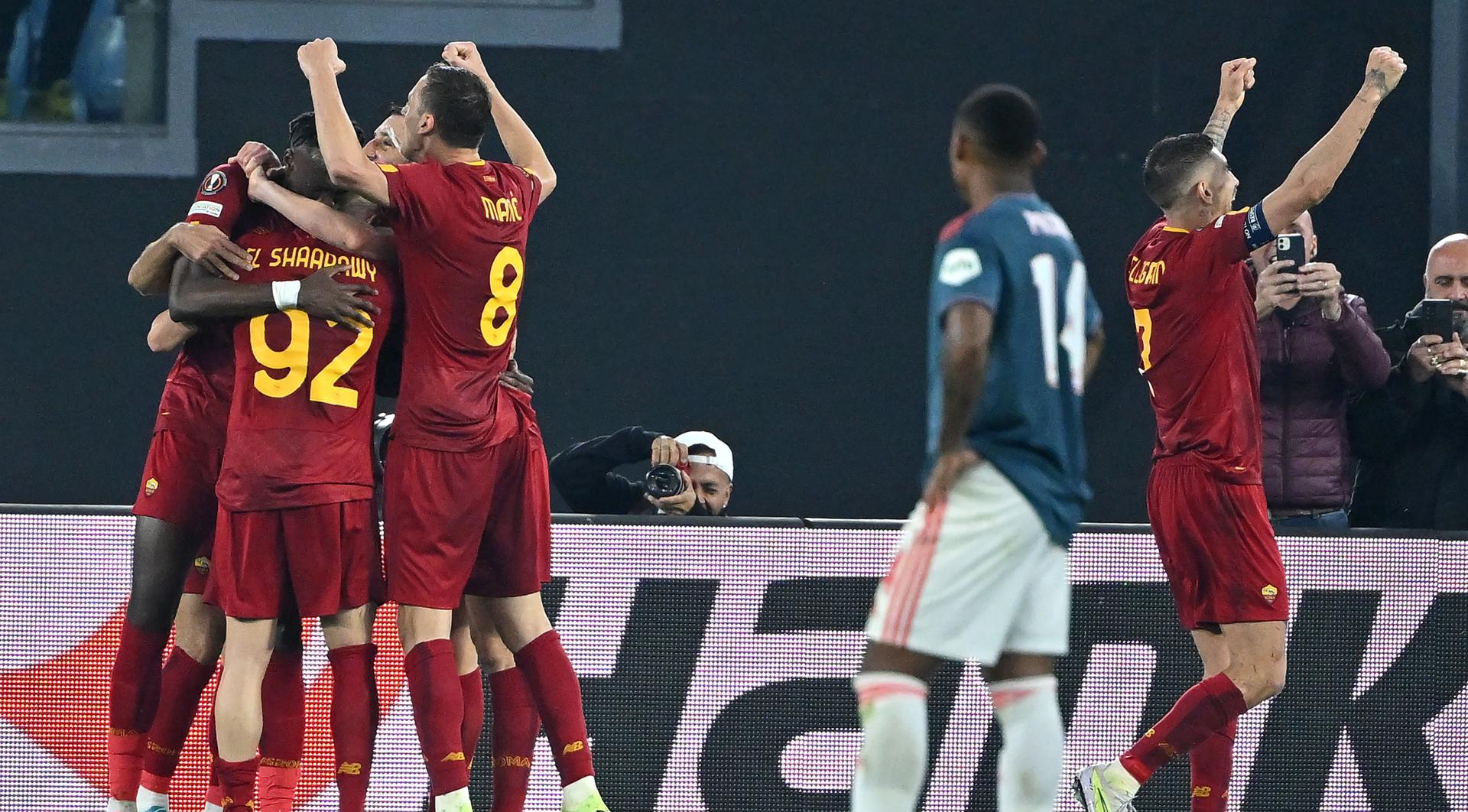 La Roma de Mourinho goleó a Feyenoord en el alargue y clasificó a semis de la Europa League