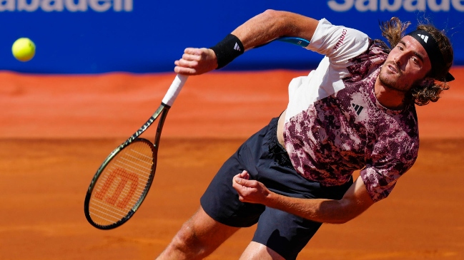 Stefanos Tsitsipas superó a De Miñaur sin contrapesos y avanzó a semifinales en Barcelona