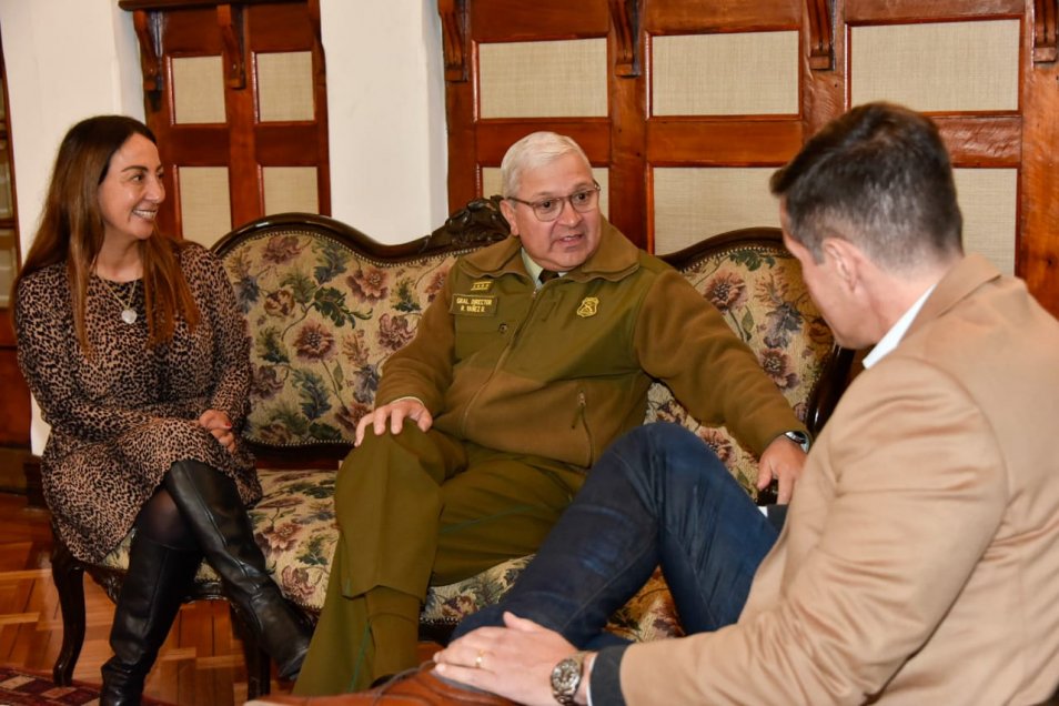 Universidad de Chile se reunió con el General Director de Carabineros Ricardo Yáñez