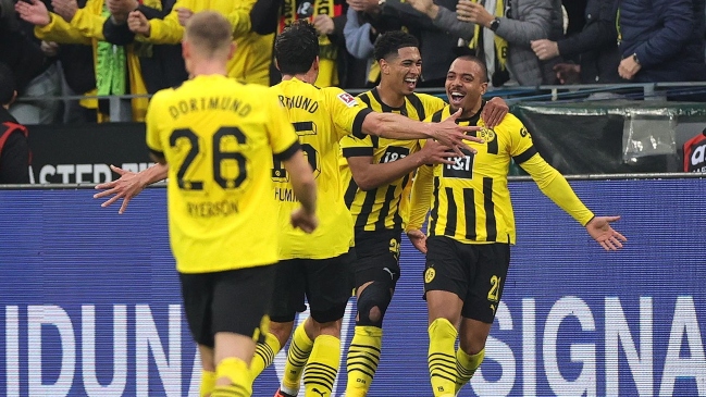 Dortmund le arrebató el liderato a Bayern Munich en Alemania tras golear a Frankfurt