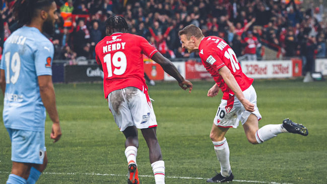 Club del actor Ryan Reynolds logró el ascenso a la Cuarta División del fútbol inglés