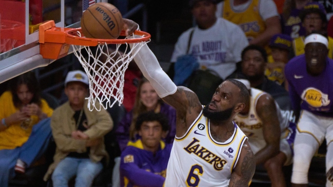 Lakers se valió de un arrollador primer cuarto para derribar a Grizzlies