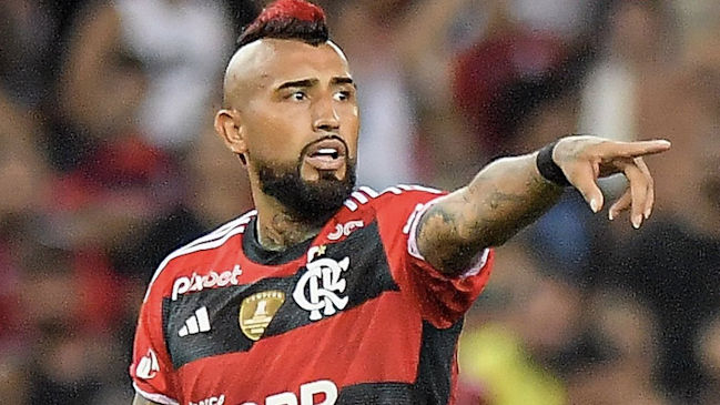 Vidal repitió titularidad en dura remontada que Flamengo sufrió a manos de Internacional