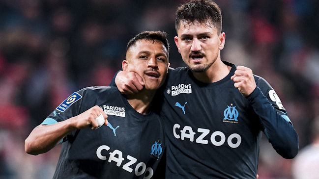 Marsella y Alexis festejaron una victoria en los descuentos sobre Olympique de Lyon