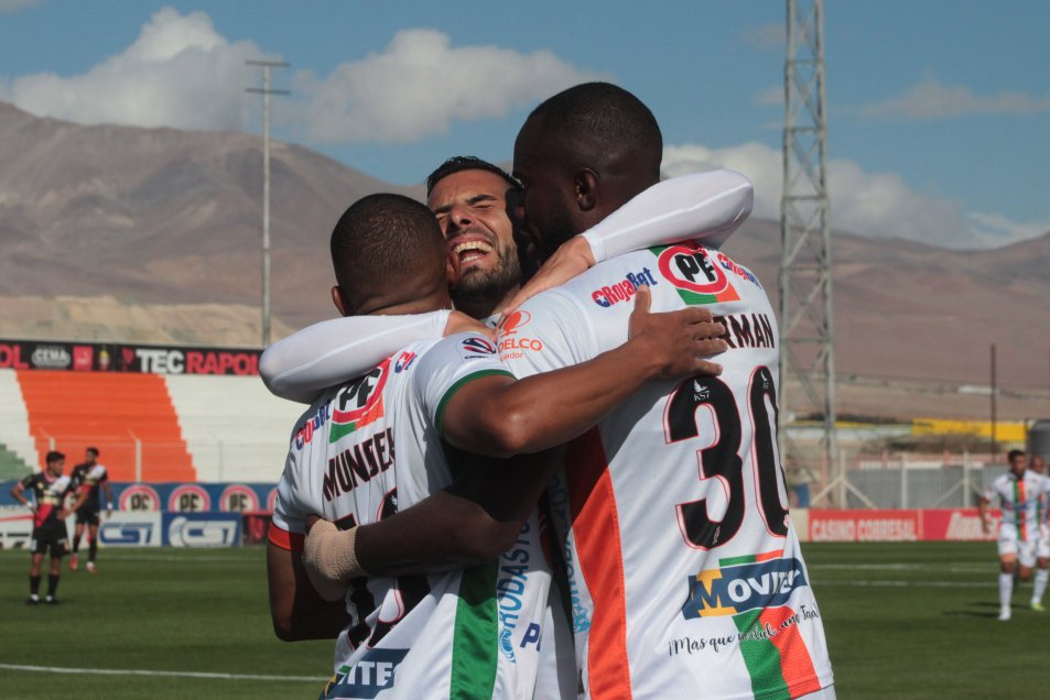 Cecilio Waterman volvió a ser pieza clave en Cobresal al encaminar el triunfo sobre Curicó