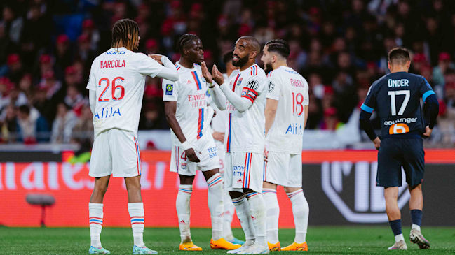 Olympique de Marsella venció a Lyon y sigue a la caza de PSG en la Ligue 1