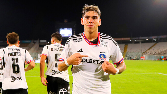 Carlos Palacios marcó de penal el segundo gol de Colo Colo frente a Palestino