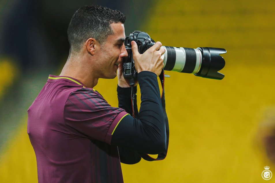 Cristiano Ronaldo fue fotógrafo en la práctica de Al Nassr