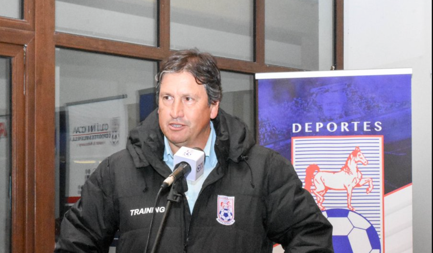 Exarquero Aníbal Pinto sufrió accidente vehicular junto a su hija