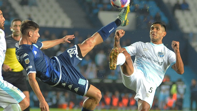 Racing de Arias y Opazo cayó con Atlético Tucumán y llegó a cuatro duelos seguidos sin ganar