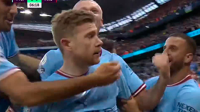 [VIDEO] Kevin De Bruyne rompió la resistencia de Arsenal con un remate desde fuera del área