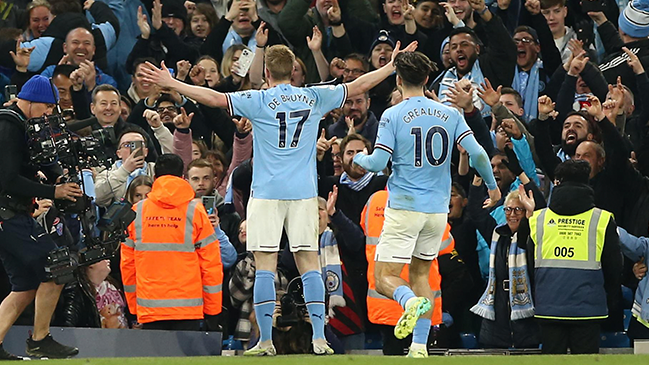 Manchester City le pasó por encima a Arsenal y mostró sus credenciales como candidato al título