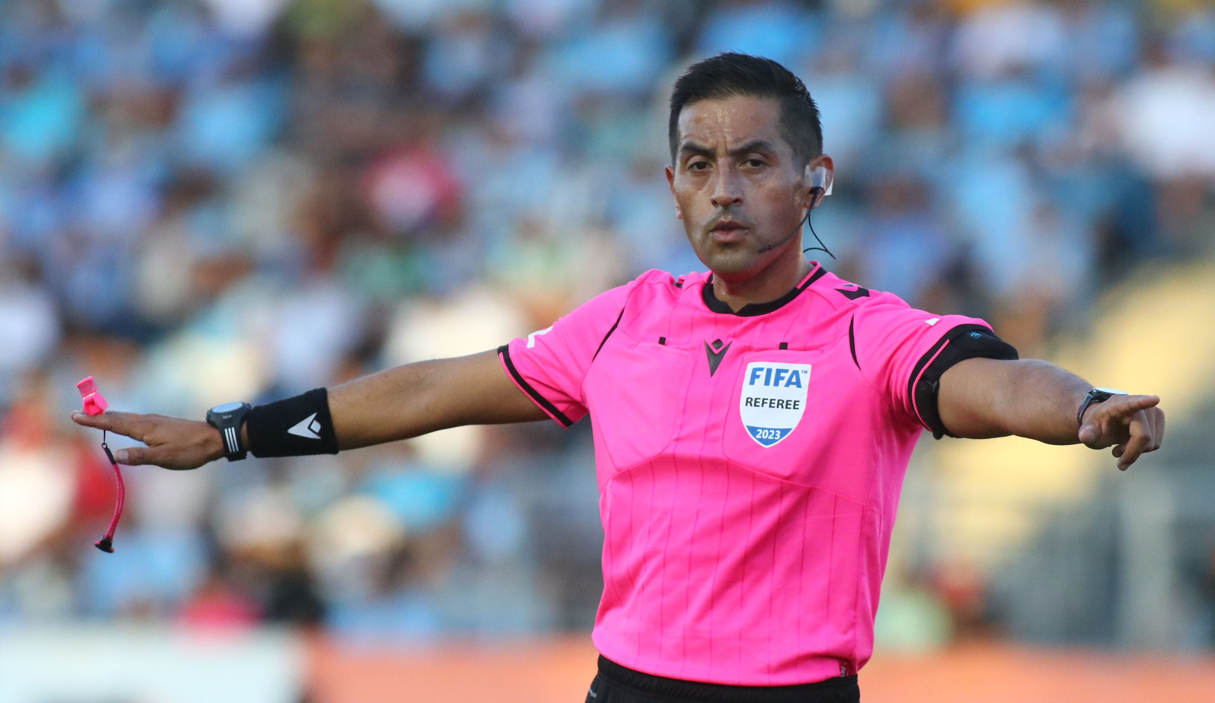 La ANFP designó a Francisco Gilabert para arbitrar el clásico universitario