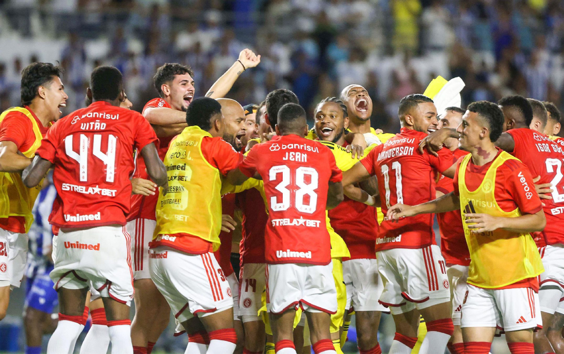 Inter de Porto Alegre avanzó a octavos en la Copa de Brasil tras ganar en los penales a CSA