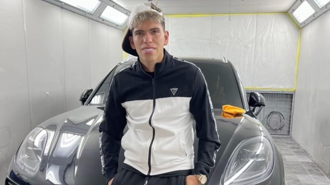 Carlos Palacios mostró la reparación de su lujoso automóvil