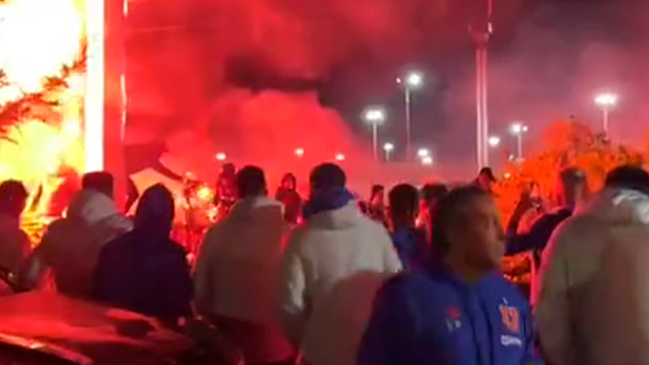 U. de Chile vivió concurrido arengazo en la jornada previa al clásico con la UC