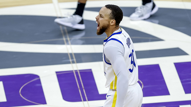 Stephen Curry firmó un partido de leyenda y destrozó a Sacramento Kings