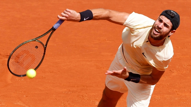 Karen Khachanov sacó del camino a Rublev y avanzó en Madrid